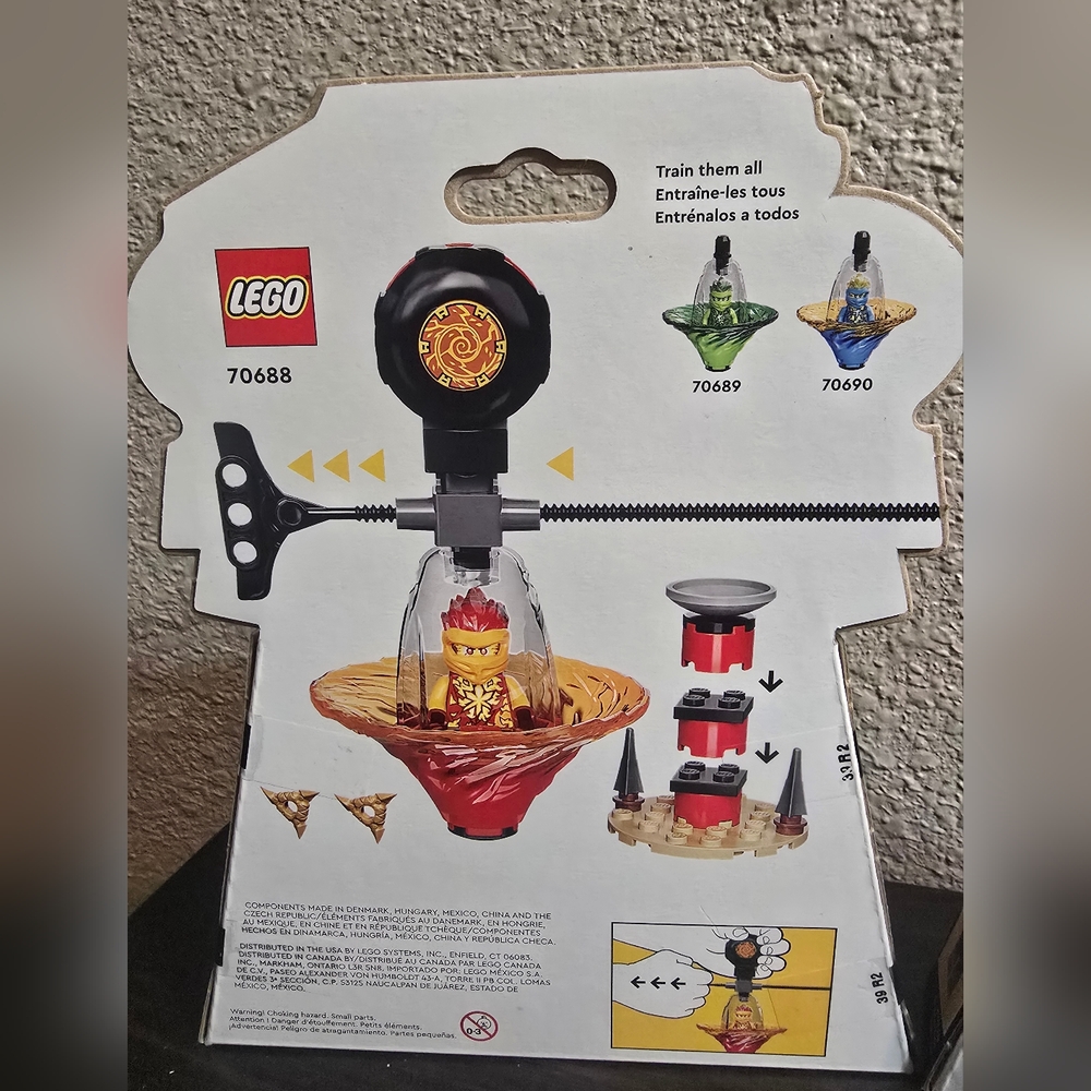 LEGO Ninjago Set - Red and Blue - Picture 5 of 7